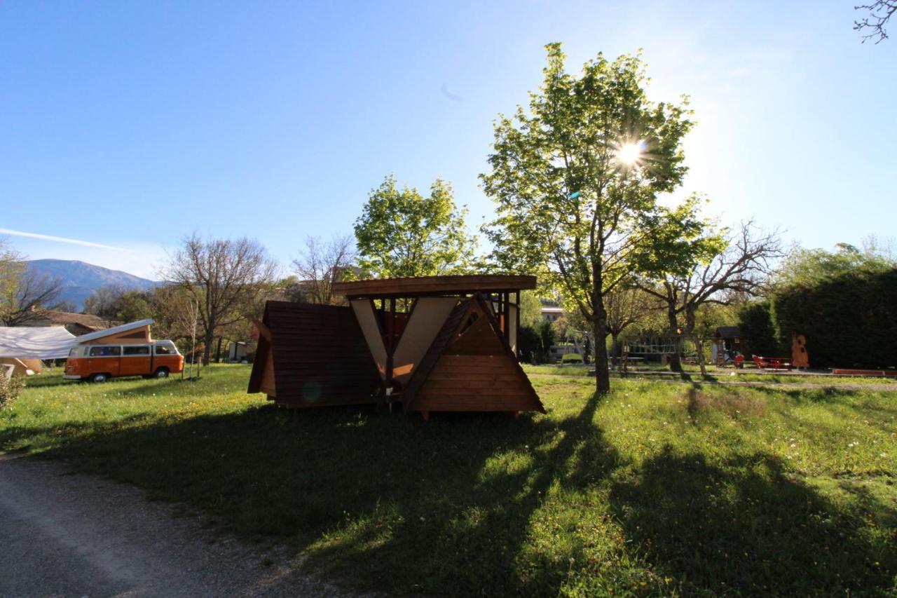 Habitat Createur - Hebergements Insolites Au Camping Municipal "Les Ecureuils" Recoubeau-Jansac Εξωτερικό φωτογραφία