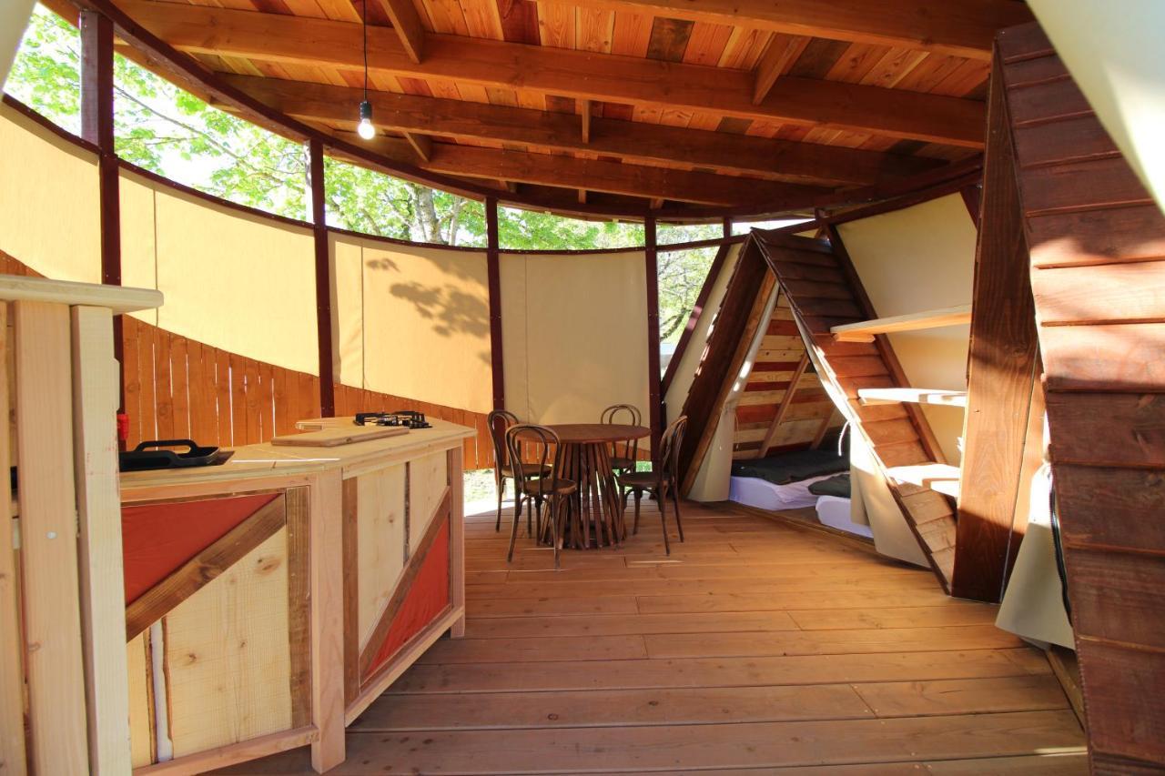Habitat Createur - Hebergements Insolites Au Camping Municipal "Les Ecureuils" Recoubeau-Jansac Εξωτερικό φωτογραφία